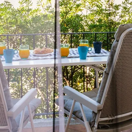 Lexi - Charme Holidays Lejlighed Sutivan